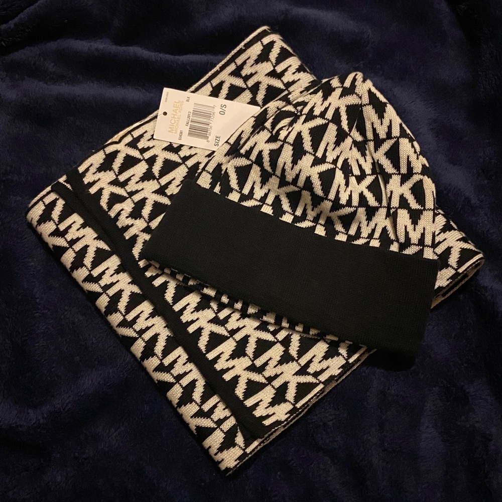 NEW Michael Kors Scarf and Hat